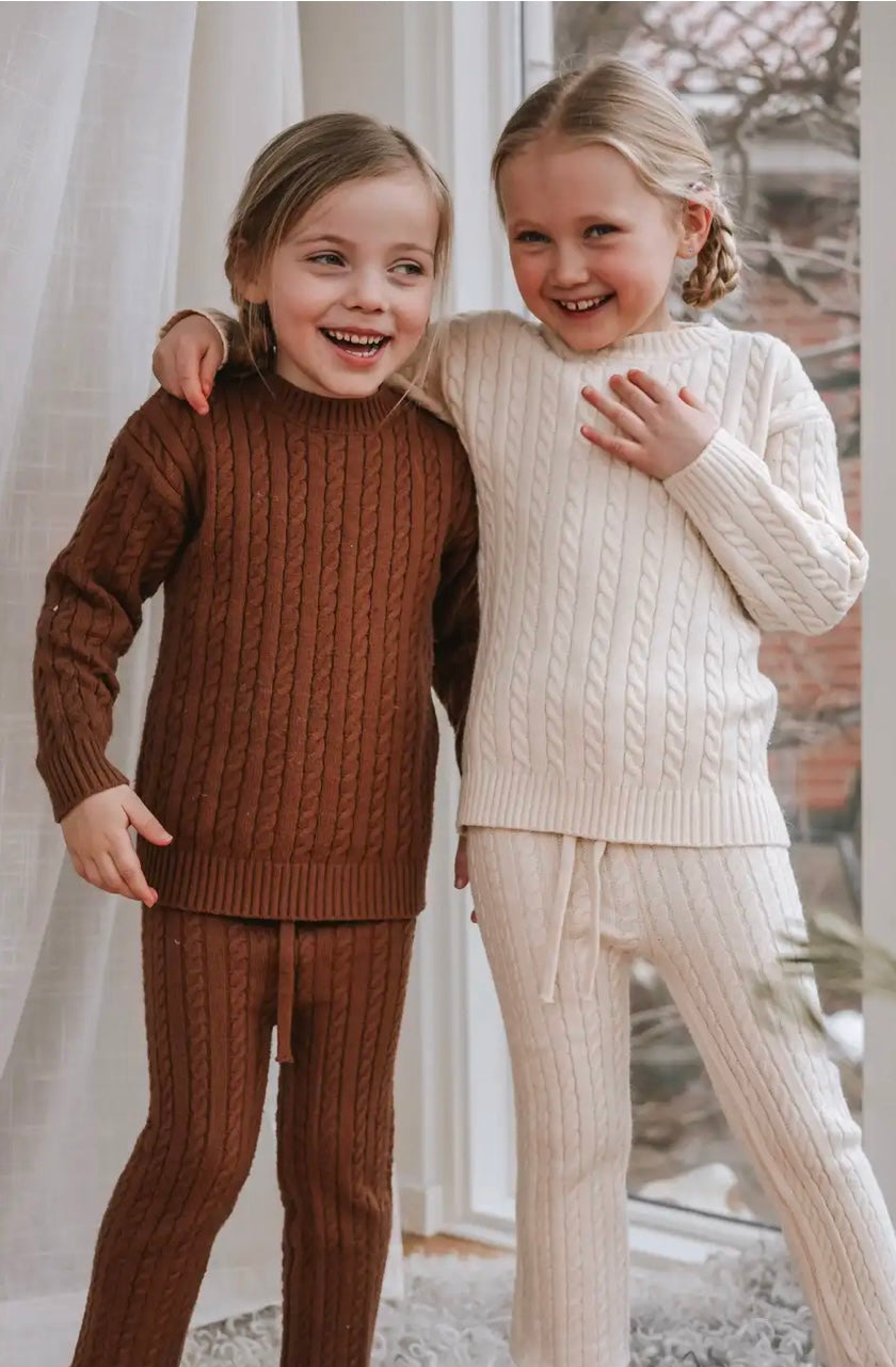 Annie & charles knitted set